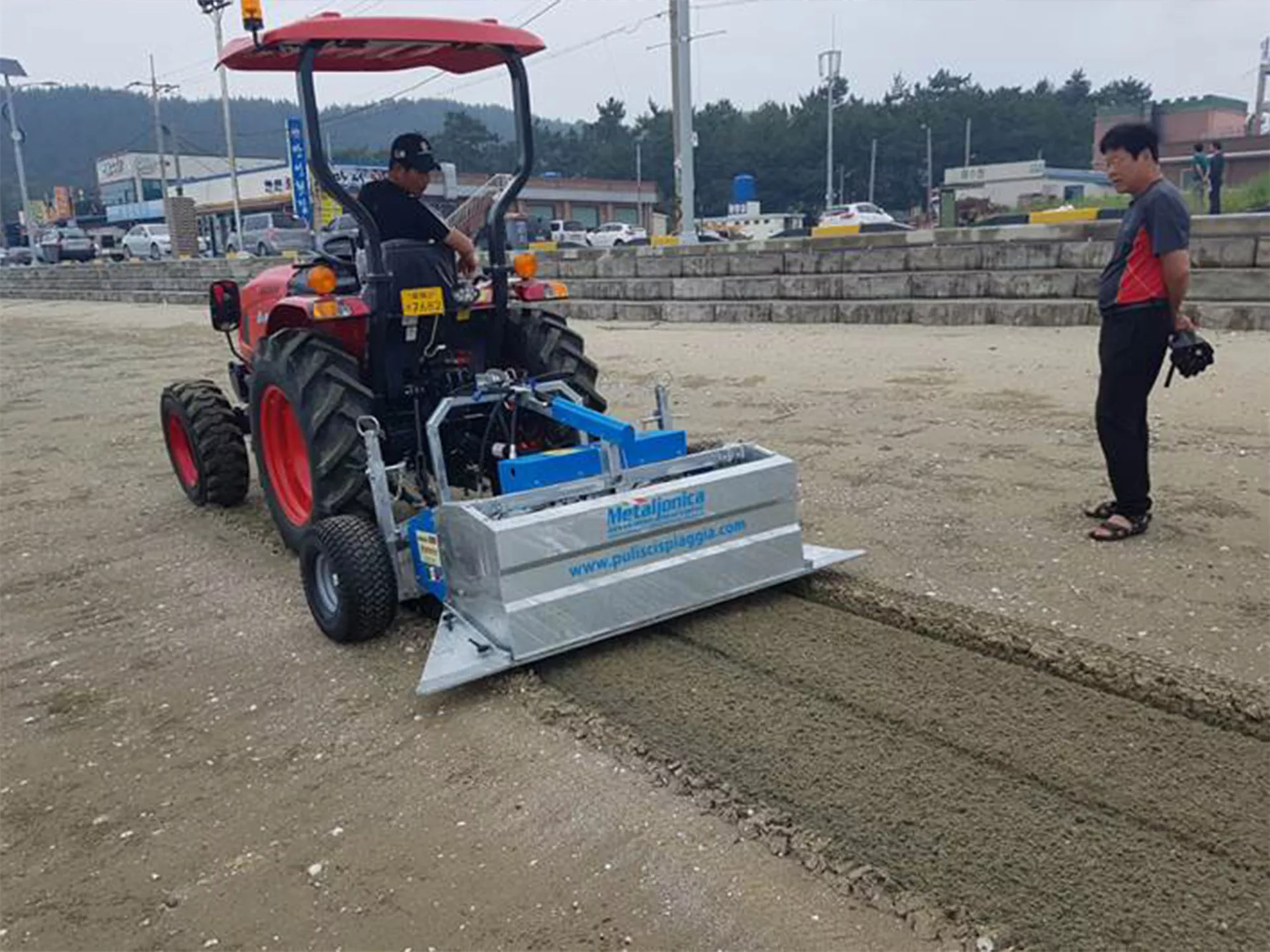 Beach Cleaning Machine Behind Tractor: Evolution 135